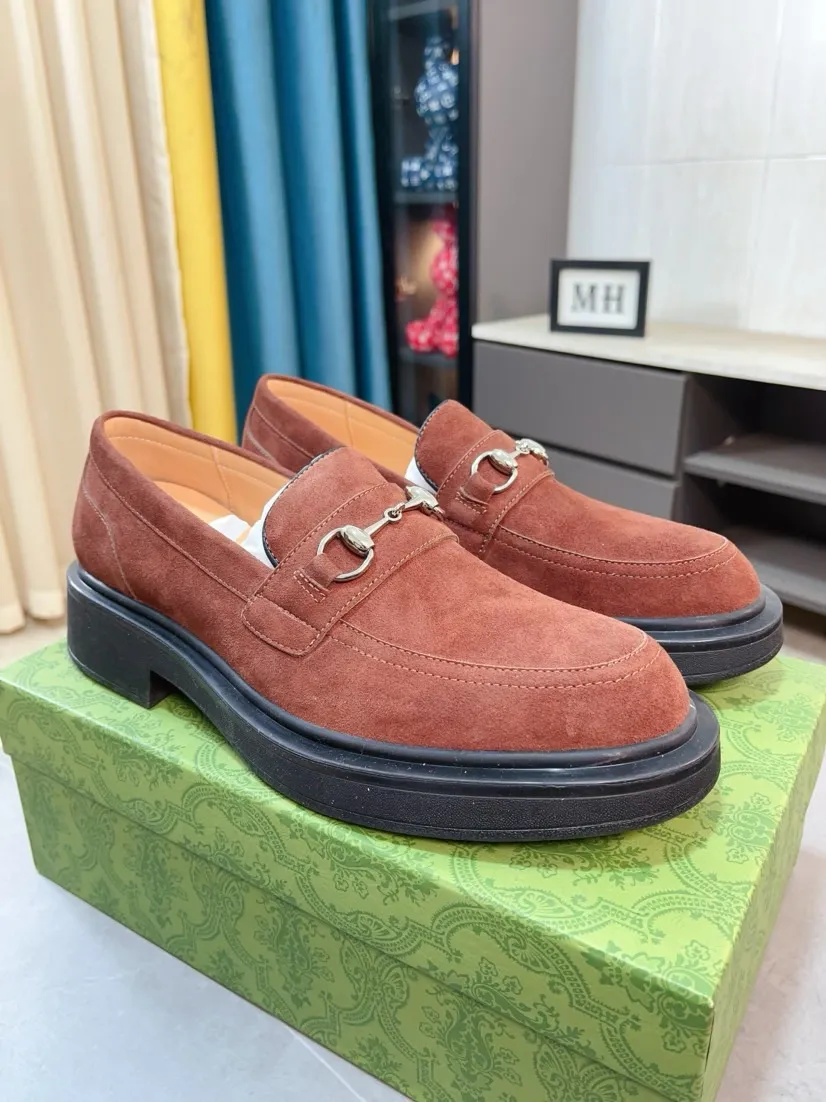 Factory price 520🌹🌹 [GUCCI Gucci] A new style of formal men's leather shoes is here ~ The original quality upper is made of cowhide imported from Italy + soft and delicate leather, comfortable and soft first-layer cowhide lining, rubber wear-resistant outsole, the shoe shape is dignified and domineering, and the luxury charm cannot be concealed! The natural and free nouveau riche leads the trend. Code number: 38-44